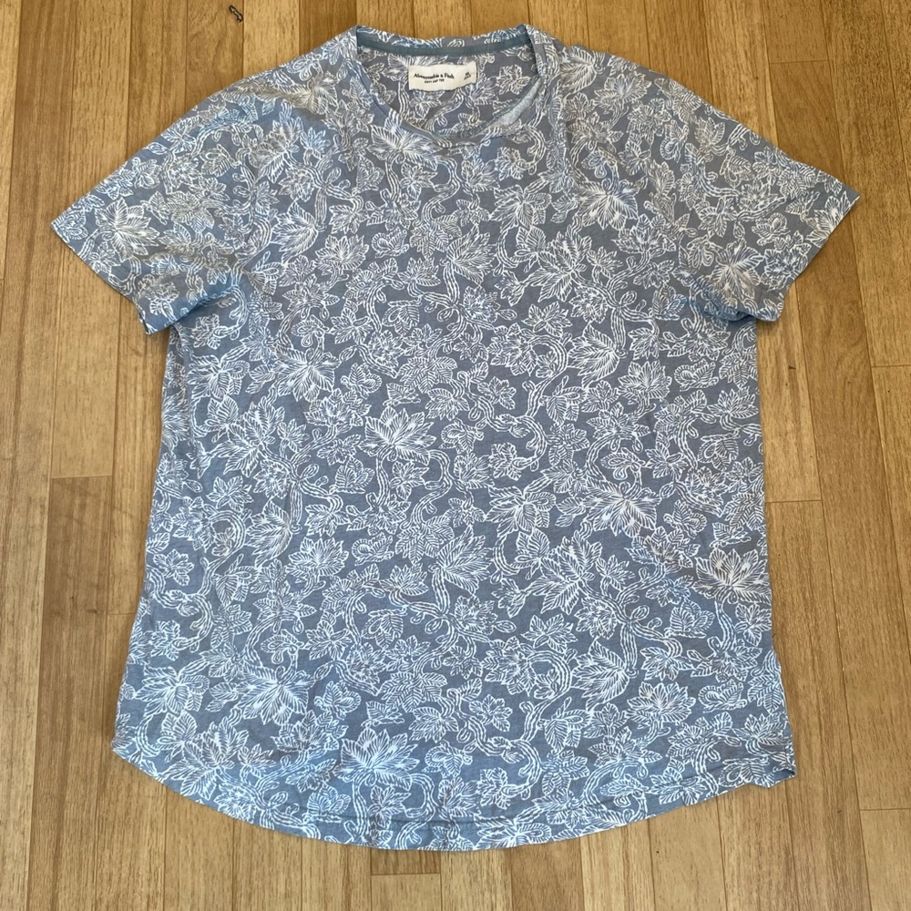Abercrombie & Fitch Blue Floral Short Sleeve Tee